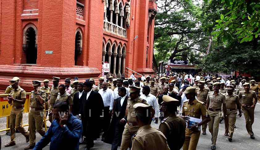 Madras High Court orders revocation of suspension of seven lawyers [Read Order]