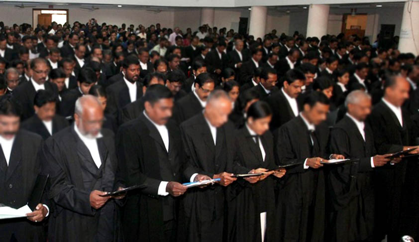 Stipulating Dress Code for Advocates cannot be termed as either Arbitrary or Unreasonable: Kerala HC [Read Judgment]