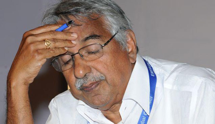 Be it a village man or the Chief Minister, Law is equal to all Public Servants : Vigilance Court orders investigation against Kerala CM [Read Order]