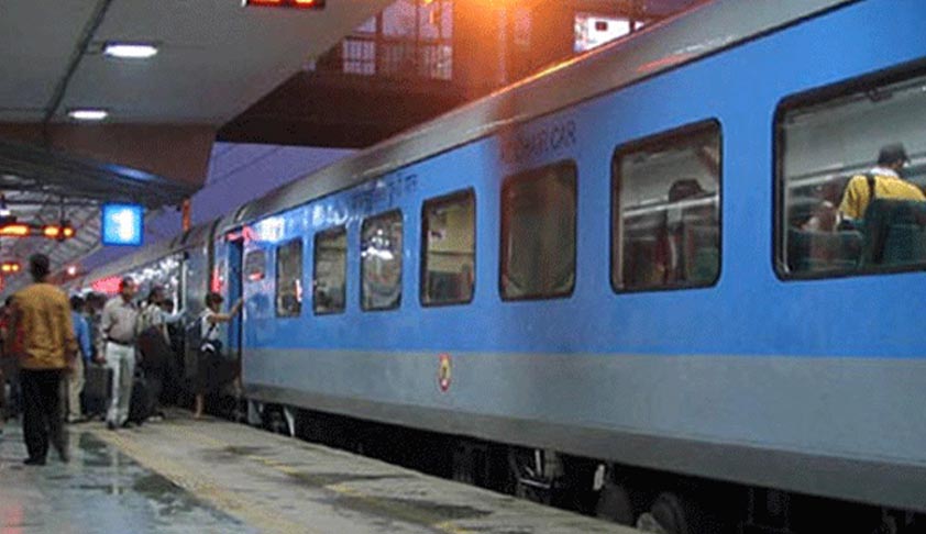 Death of a passenger due to falling down while trying to enter into a train, compensable under Section 124A of Railways Act; Patna HC Death of a passenger due to falling down while trying to enter into a train, compensable under Section 124A of Railways Act; Patna HC