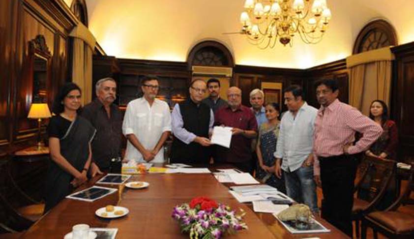 Shyam Benegal Committee submits its report on Cinematograph Act/ Rules to Shri Jaitley