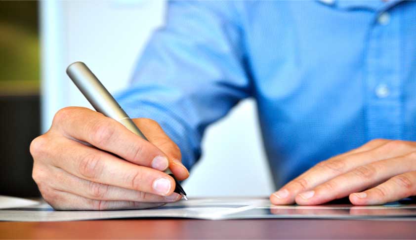 Delhi HC Refuses To Stay For Now CIC Order Allowing Student To Inspect Evaluated Answer Sheets [Read Order]