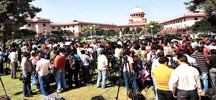 Breaking: SC Allows All Journalists And Media Persons To Carry Mobile Phones Inside Courtrooms [Read Circular]
