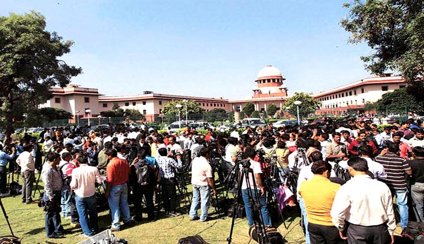 Special Court for PC Act can try Non-PC Act offences and Non-Public Servants: SC [Read Judgment]