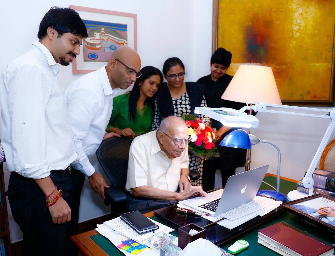 Ram Jethmalani Launches The First Hindi Legal News Website- LiveLaw Hindi Ram Jethmalani Launches The First Hindi Legal News Website- LiveLaw Hindi
