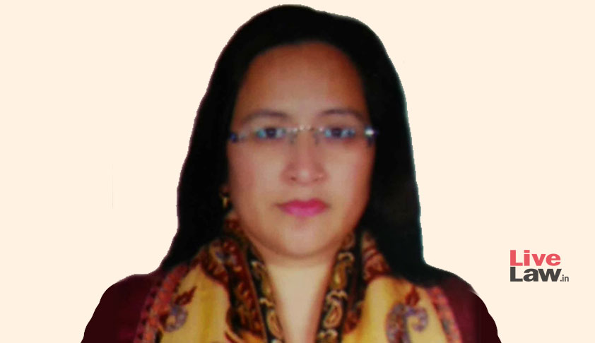 2 Yrs After She Lost Her Unborn Child,School Teacher Takes On Delhi Govt For Better Hospitals
