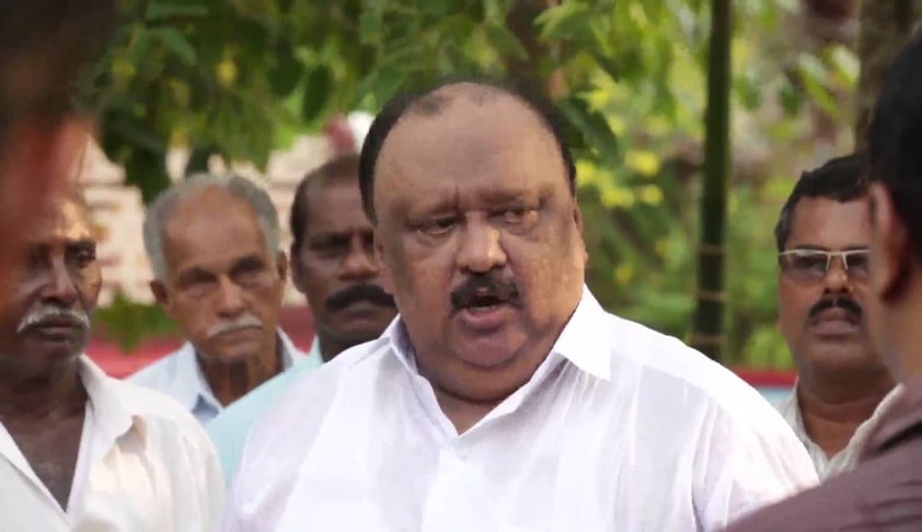 A Minister Can’t Invoke Writ Jurisdiction Against His Own Govt Or Its Functionaries: Kerala HC [Read Judgment]
