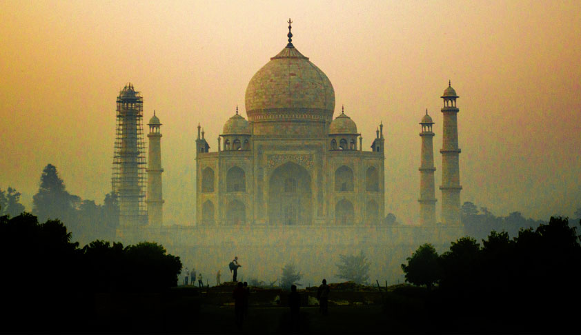 ASI To Maintain Taj While UP Govt, Centre In Charge Of TTZ: SC Records ASI To Maintain Taj While UP Govt, Centre In Charge Of TTZ: SC Records