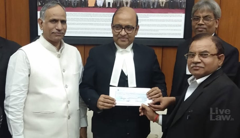 Kerala Flood Relief: Rs. 2 Crore Expected To Be Raised Through Allahabad HC And Subordinate Judiciary Judges, Staff, Lawyers Kerala Flood Relief: Rs. 2 Crore Expected To Be Raised Through Allahabad HC And Subordinate Judiciary Judges, Staff, Lawyers