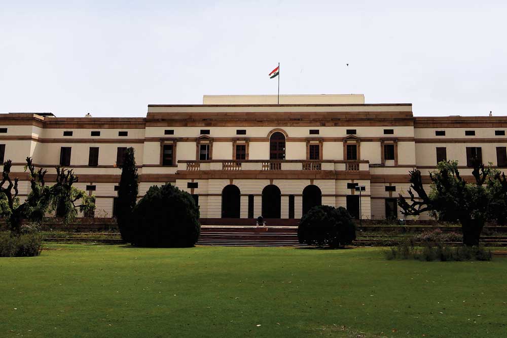 Delhi HC Stays Notice To JNMF To Evict Premises In Teen Murti Bhavan Delhi HC Stays Notice To JNMF To Evict Premises In Teen Murti Bhavan