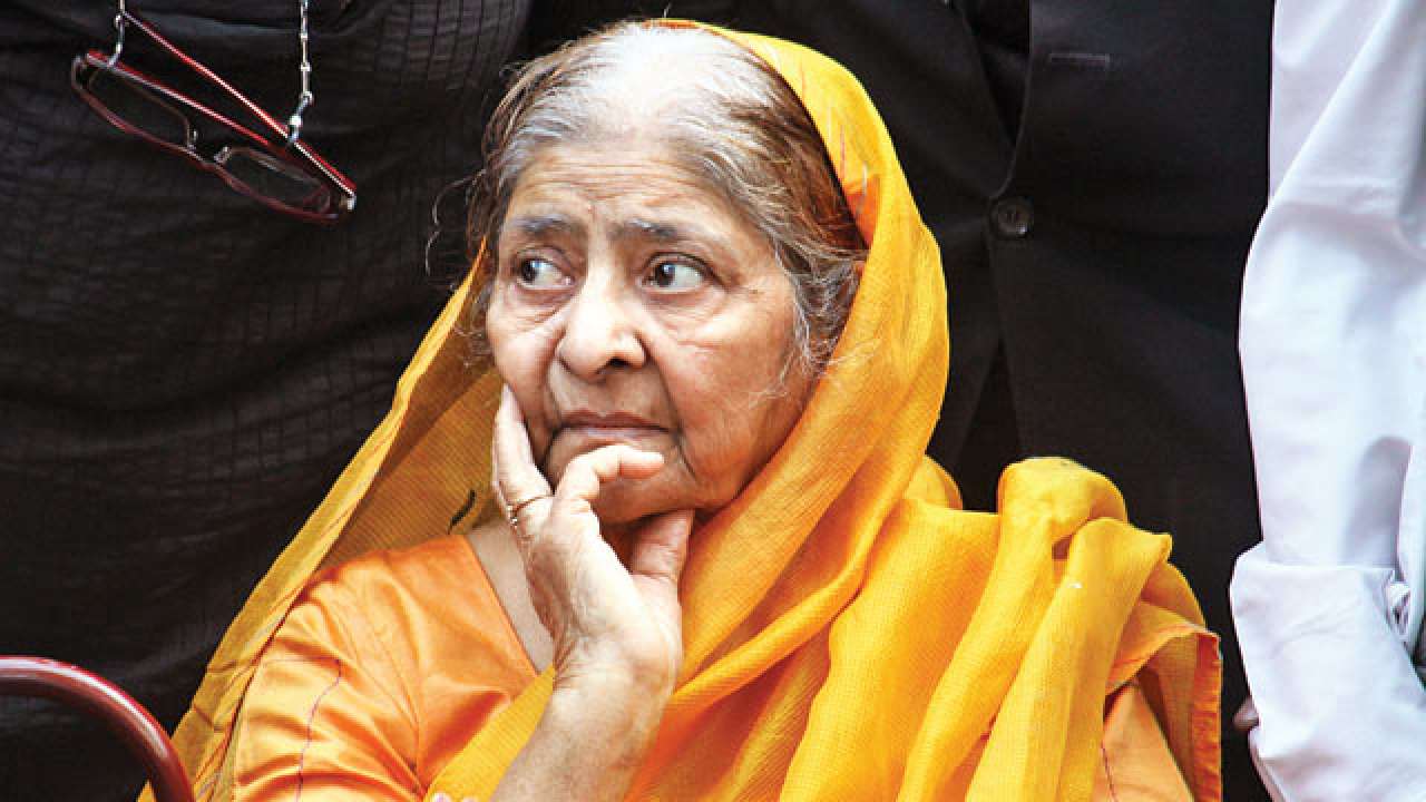 2002 Gujarat Riots: SC To Hear Zakia Jafris Plea Challenging Clean Chit To Narendra Modi On November 26 2002 Gujarat Riots: SC To Hear Zakia Jafris Plea Challenging Clean Chit To Narendra Modi On November 26