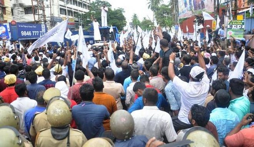 One May Criticize The Judgment But Not The Judge: Kerala HC Denies Anticipatory Bail To ‘Protesters’ Against Its ‘Hadiya Judgment’ [Read Order]