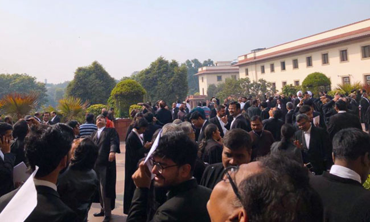 An Advocate Cannot Be Criminally Liable For Negligence In Performing Professional Services: Chhattisgarh HC [Read Judgment]
