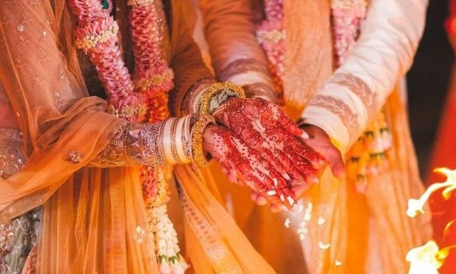 PIL Filed In Delhi HC Challenging Difference In Minimum Age For Marriage For Men and Women [Read Petition]