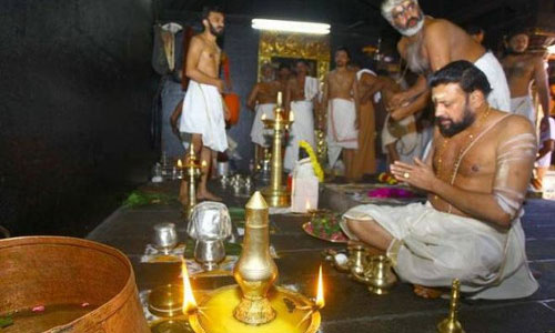 Sabarimala Purification Row : CJI Declines Early Hearing Of Contempt Action Against Chief Priest Of Temple Sabarimala Purification Row : CJI Declines Early Hearing Of Contempt Action Against Chief Priest Of Temple