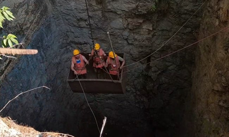 Meghalaya Rat-Hole Miners: Moved By Tearful Appeal, SC Asks Centre To Airlift Pumps As Assured [Read Order]