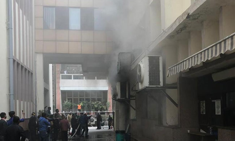 Fire In Delhi HC, None Injured Fire In Delhi HC, None Injured