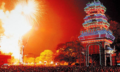 Plea In Kerala High Court Alleges Police Excesses During Thrissur Pooram, Seeks Guidelines To Protect Religious Freedom During Temple Festivals