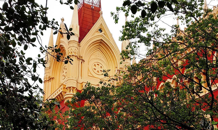 Land Acquisition- Persons Interested Include Those Who Have Stake In Compensation Proceedings :Calcutta HC
