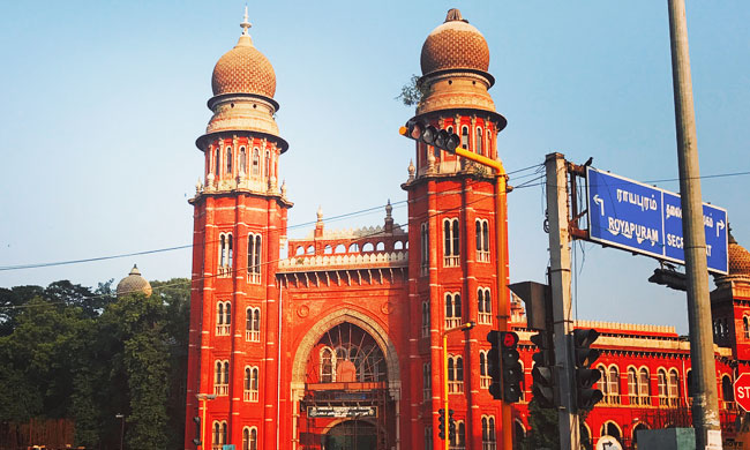 Misunderstandings With Male Superior At Workplace Do Not Constitute Sexual Harassment: Madras High Court Misunderstandings With Male Superior At Workplace Do Not Constitute Sexual Harassment: Madras High Court