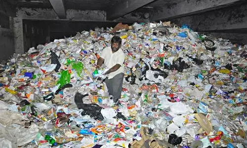 Gujarat High Court Asks 8 Municipal Corporations To Install Cloth Bag Vending Machines In Tourist Spots To Tackle Plastic Waste Disposal