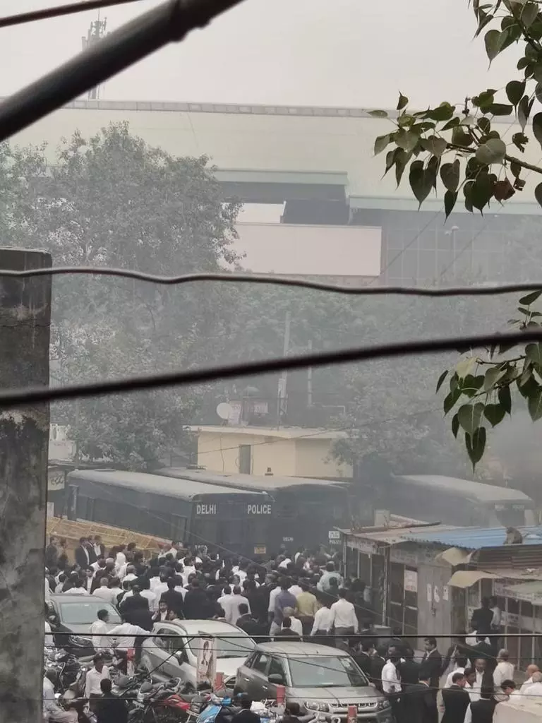Lawyers Injured In Police Firing At Tis Hazari Court