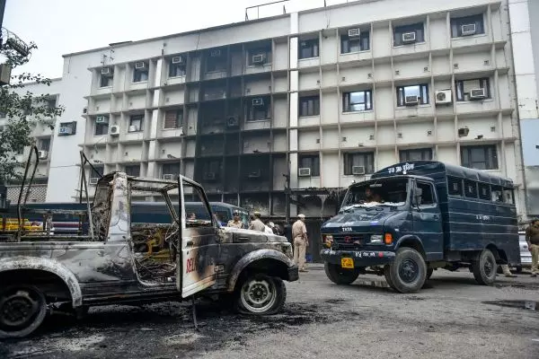 Tis Hazari Violence : NCW Urges BCI To Act Against Advocates Who Attacked Women Police Officers  [Read Letter]