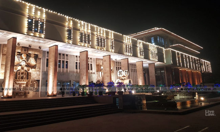 Delhi HC Issues Notice In A Plea Asking Whether Medical Council Can Exonerate Doctors Against Whom A Criminal Investigation Is Pending [Read Order]