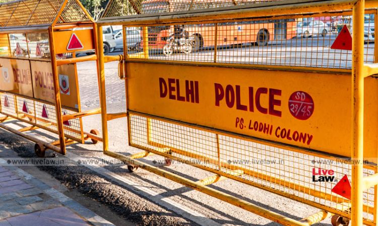 Delhi High Court Grants Bail In Murder Case, Orders Action Against Police For Misleading Status Report Delhi High Court Grants Bail In Murder Case, Orders Action Against Police For Misleading Status Report