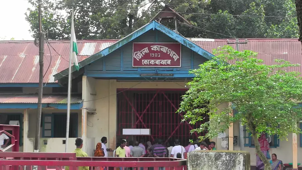 Foreigners Family Must Be Told Of Detainees Whereabouts: Gauhati High Court Allows Man To Meet Relatives Detained At Assam Holding Centre Foreigners Family Must Be Told Of Detainees Whereabouts: Gauhati High Court Allows Man To Meet Relatives Detained At Assam Holding Centre