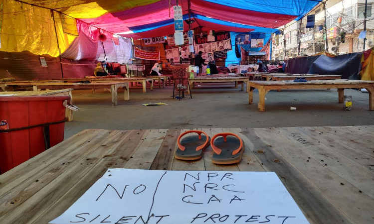 CAA-NRC Protest Site At Shaheen Bagh Allegedly Being Converted Into Unauthorized Memorial: Delhi HC Asks Authorities To Decide Representation CAA-NRC Protest Site At Shaheen Bagh Allegedly Being Converted Into Unauthorized Memorial: Delhi HC Asks Authorities To Decide Representation