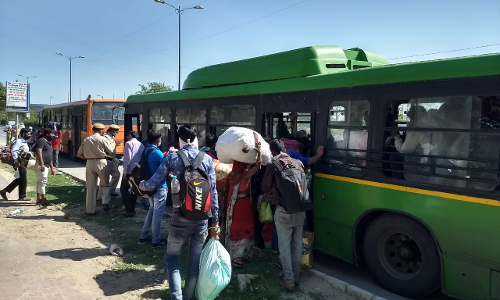 Despite Govt Orders, Contractors Are Not Paying Migrant Workers : Harsh Mander Tells SC [Read Affidavit]