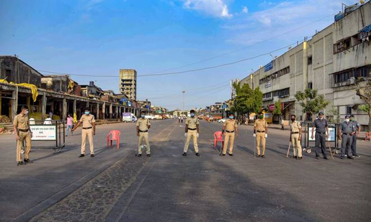Mere Presence On Road During COVID-19 Lockdown Not An Offence: Delhi High Court Quashes FIR Against Man Mere Presence On Road During COVID-19 Lockdown Not An Offence: Delhi High Court Quashes FIR Against Man
