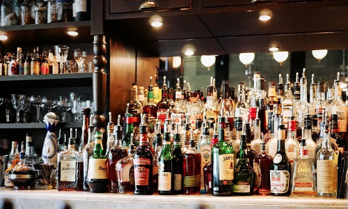 Local Authorities Must Conduct On-Spot Assessment Prior To Grant Of Excise License: PIL In Calcutta High Court Against Resto-Bar Near School, Temple