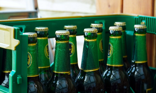 Reusing Another Brands Embossed Beer Bottles To Sell Ones Own Beer Product Is Trademark Infringement: Madhya Pradesh High Court