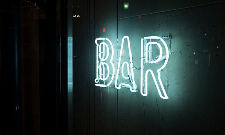 Bombay HC Allows Hotels, Restaurants & Bars To Pay Hiked License Fee At Pre-revised Rate By June 1 [Read Order]