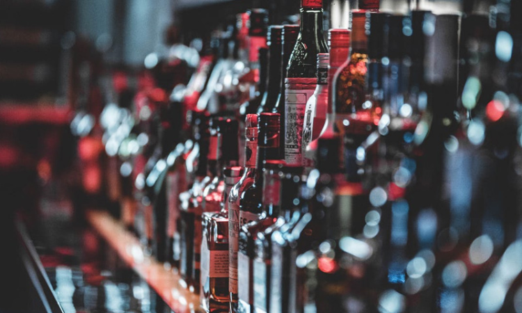 Plea In Madras High Court Challenges TN Govts Decision To Sell Alcohol Online Through TASMAC Booking Portal Plea In Madras High Court Challenges TN Govts Decision To Sell Alcohol Online Through TASMAC Booking Portal