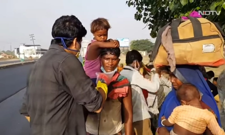 Delhi HC Closes PIL Seeking Registration Of Migrant Workers As Centre Sets Up National Database For Unorganized Workers [Read Order]