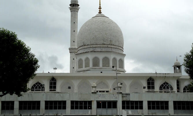 Missing The Woods For The Trees: Aliyathammuda Beethathebiyyappura & Anr V. Pattakal & Ors And The Shariat Act,1937 Missing The Woods For The Trees: Aliyathammuda Beethathebiyyappura & Anr V. Pattakal & Ors And The Shariat Act,1937