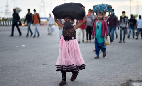 Migrant Workers Case : SC Pulls Up Delhi & Maharashtra For Not Filing Affidavit Showing Compliance Of Welfare Statutes [Read Order]
