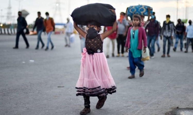 Migrant Workers Case : SC Pulls Up Delhi & Maharashtra For Not Filing Affidavit Showing Compliance Of Welfare Statutes [Read Order]