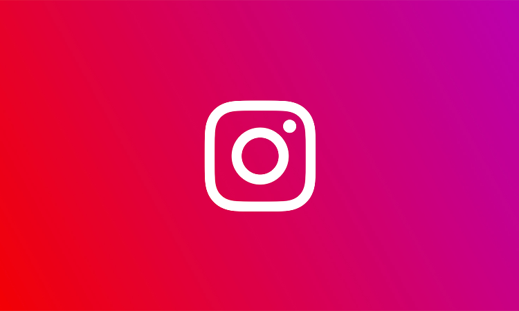 Daughters Glossy Instagram Pictures Not Conclusive Proof Of Income: Bombay High Court Upholds Maintenance By Father To Major Daughter Daughters Glossy Instagram Pictures Not Conclusive Proof Of Income: Bombay High Court Upholds Maintenance By Father To Major Daughter