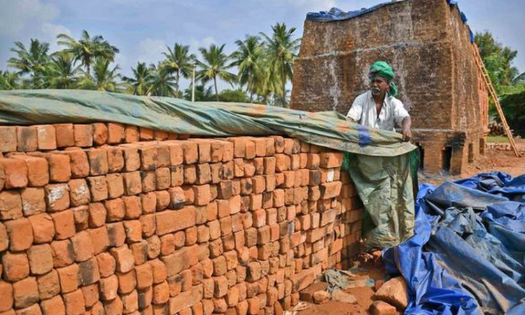 NCR Pollution: Allahabad HC Issues Contempt Notice To DMs Of Two UP Districts Over Failure To Shut Down Brick Kilns NCR Pollution: Allahabad HC Issues Contempt Notice To DMs Of Two UP Districts Over Failure To Shut Down Brick Kilns