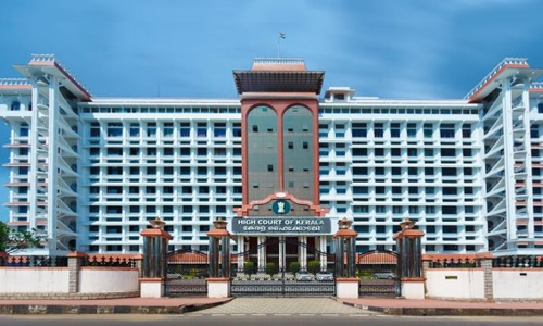 Mother Put In The Dock With Very Wild And Ferocious Allegations: Kerala High Court Grants Bail To Woman Accused Of Sexually Abusing Son Mother Put In The Dock With Very Wild And Ferocious Allegations: Kerala High Court Grants Bail To Woman Accused Of Sexually Abusing Son