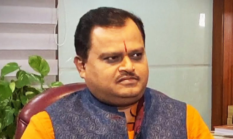 Complaint Filed Against Suresh Chavhanke Over Alleged Hate Speech Against Muslims At Hindu Yuva Vahini Event Complaint Filed Against Suresh Chavhanke Over Alleged Hate Speech Against Muslims At Hindu Yuva Vahini Event