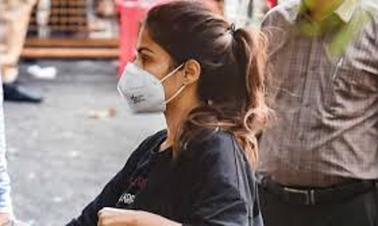 No Strong Opposition From NCB: Mumbai NDPS Court Orders De-Freezing Of Rhea Chakrabortys Bank Account No Strong Opposition From NCB: Mumbai NDPS Court Orders De-Freezing Of Rhea Chakrabortys Bank Account