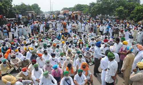 Midnight Detention Of Over 100 Farmers: Punjab & Haryana High Court Issues Notice To Haryana Govt.