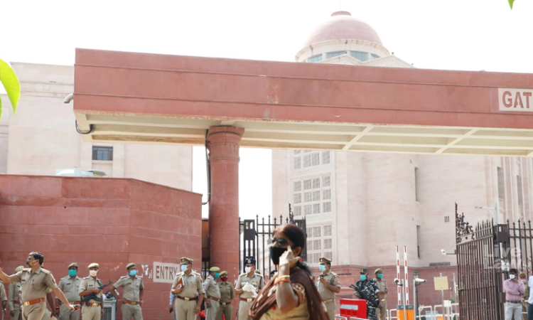 Allahabad High Court Directs ECI To Hold Bye-Elections In UPs State Assembly Constituency Suar, Rampur Forthwith [Read Order]