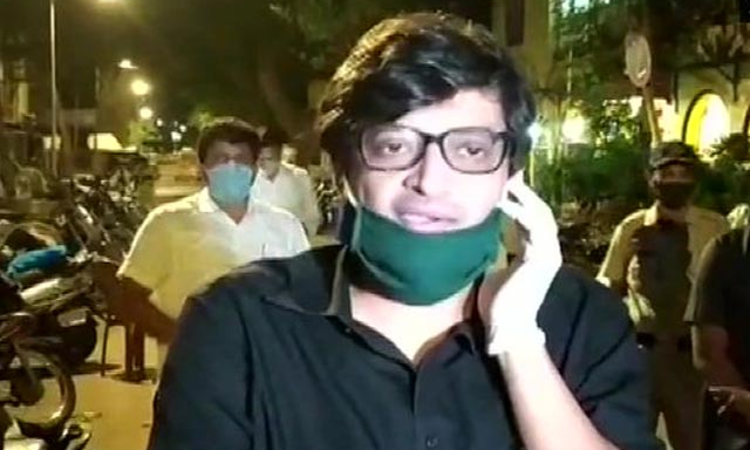[Breaking] Arnab Goswami Pursuing His Own Agenda : Ex-Cop Files Suit To Restrain Republic TV From Attacking Mumbai Police Over TRP Scam FIR