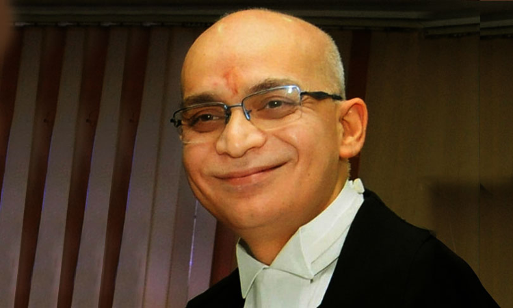 Maybe, Im Old School, Justice Rajiv Shakdher Reminisces About Doordarshan Days While Hearing Bollywoods Plea Against Republic TV, Times Now Maybe, Im Old School, Justice Rajiv Shakdher Reminisces About Doordarshan Days While Hearing Bollywoods Plea Against Republic TV, Times Now